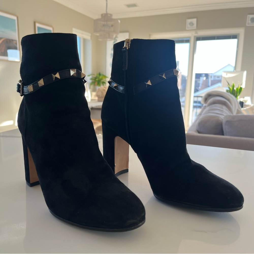 Valentino Garavani - Rockstud Black Suede Ankle Booties in Box - 39 / US 8.5 - Picture 10 of 12